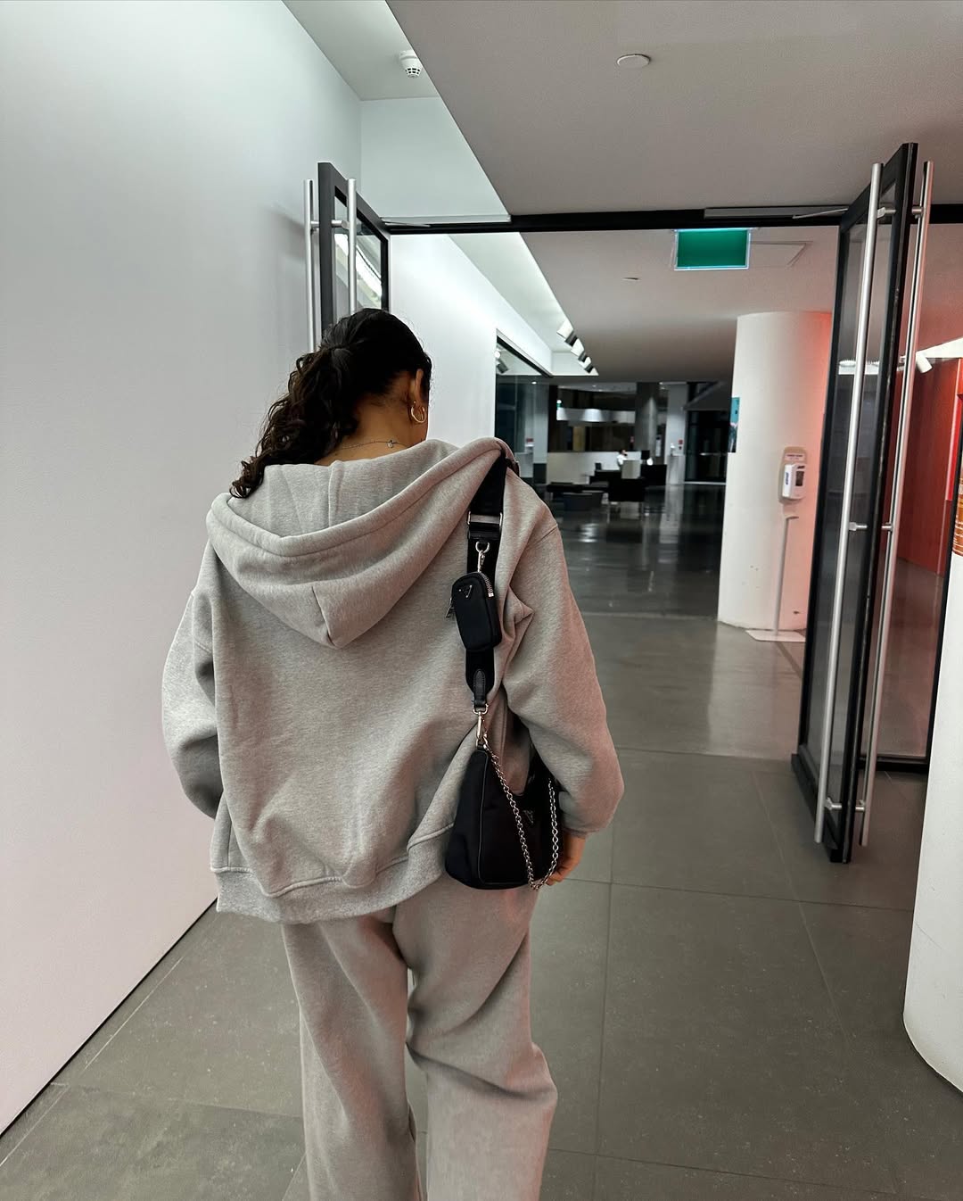 Le pantalon de survêtement polaire essentiel